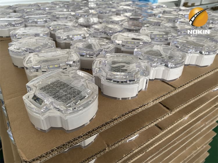 Embedded Solar Road Studs Price