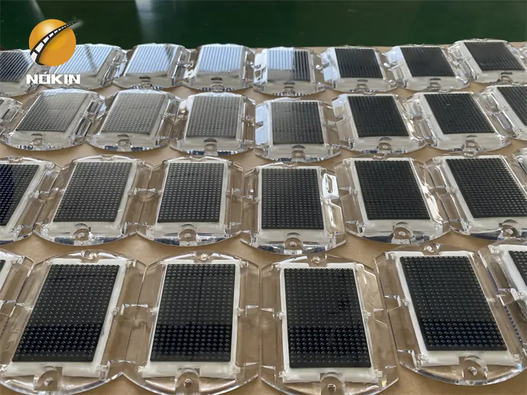 Ultra-thin Solar Road Stud used in the Garden